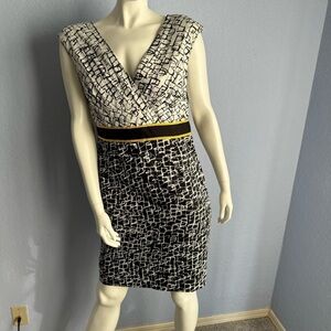 Nue by Shani Crossover V-neck Sleeveless Mixed Abstract Print Sheath Dress